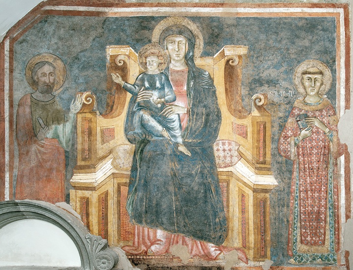 Affresco dekka madonna in trono col bambino tra due santi